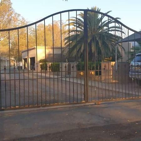 Nooitgedacht Self Catering Cc Apartment Okahandja Exterior photo